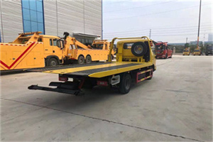 西区非事故拖车